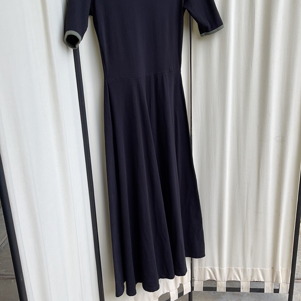 ❗️SOLD❗️EUC- LULAROE BLACK W/GREEN TRIM FLARED MAXI DRESS - Picture 13 of 14